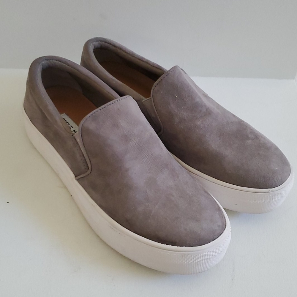 Steve Madden Size 7.5 Gills Gray Leather Slip Ons